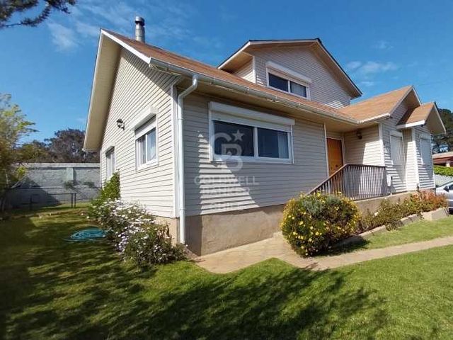 Amplia casa en excelente ubicación