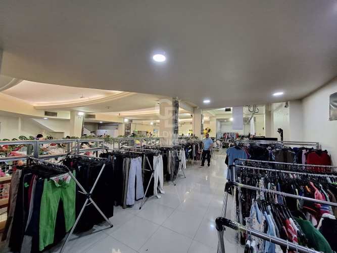 Gran local comerial en Santiago centro