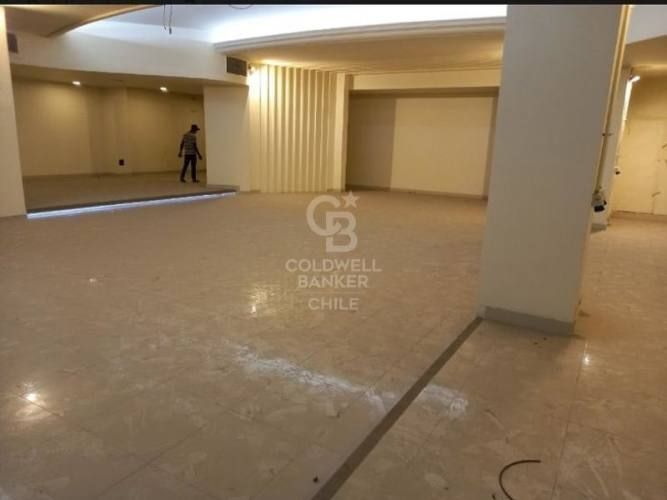 Gran local comerial en Santiago centro
