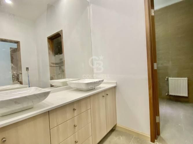 Gran Oportunidad Los Bosques - Frente a La Laguna- Chicureo