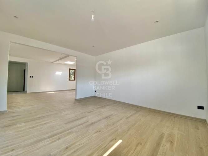 Gran Oportunidad Los Bosques - Frente a La Laguna- Chicureo