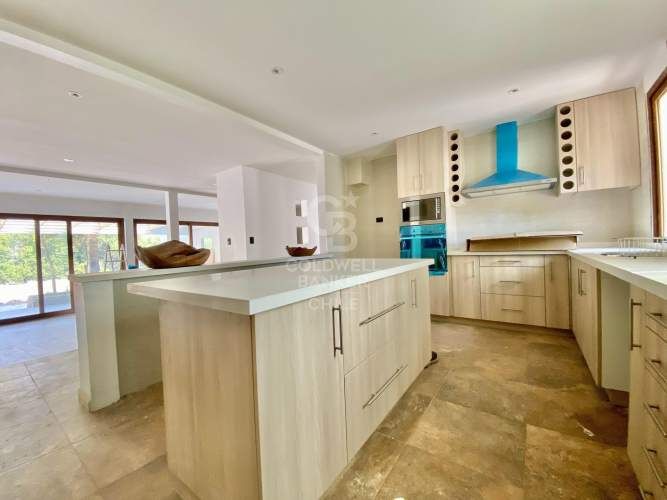 Gran Oportunidad Los Bosques - Frente a La Laguna- Chicureo