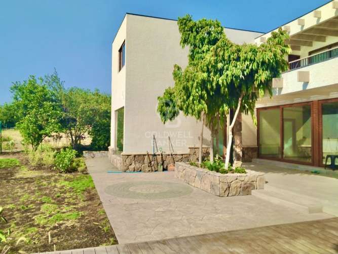 Gran Oportunidad Los Bosques - Frente a La Laguna- Chicureo