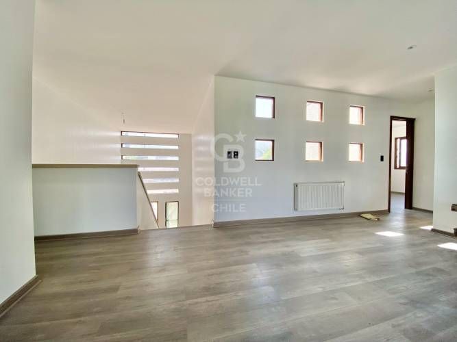 Gran Oportunidad Los Bosques - Frente a La Laguna- Chicureo