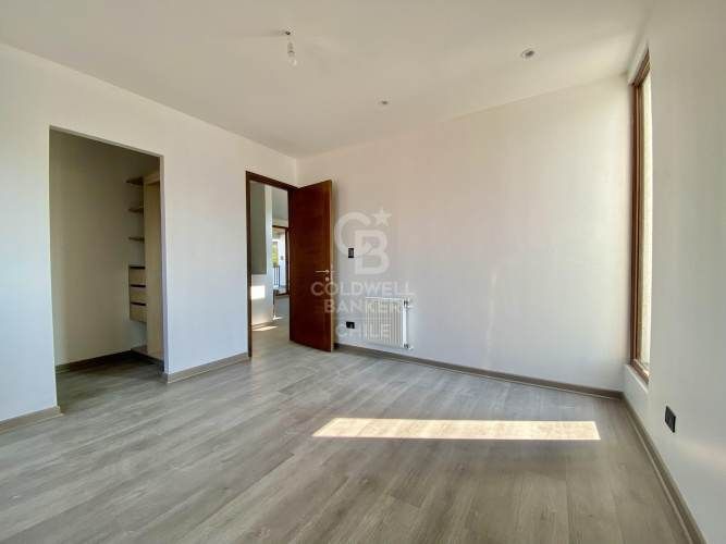 Gran Oportunidad Los Bosques - Frente a La Laguna- Chicureo