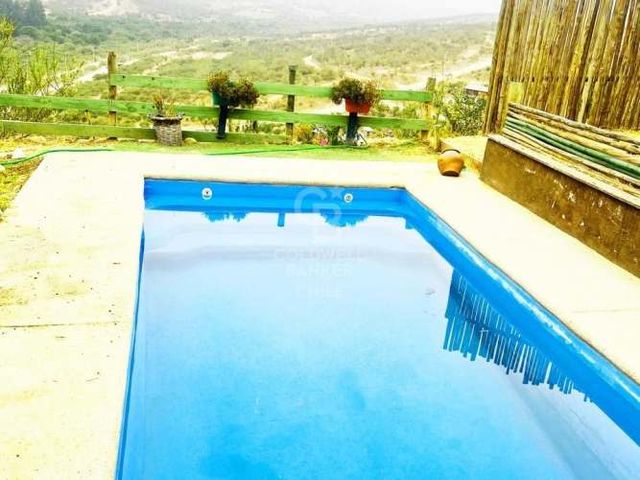 Los Maitenes amplia Parcela con casa en Limache