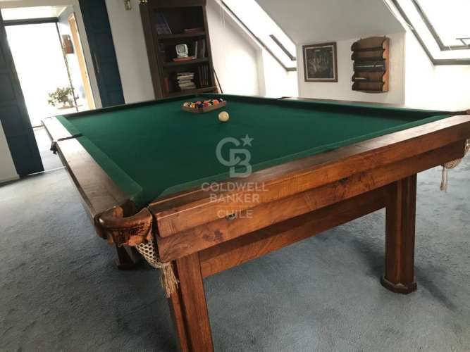 Casa esquina Moderna y con buena arquitectura