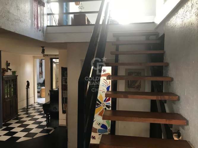 Casa esquina Moderna y con buena arquitectura