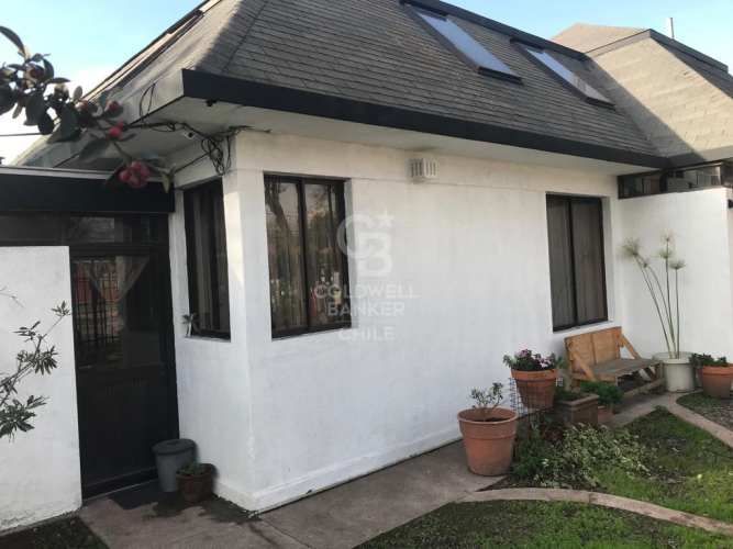 Casa esquina Moderna y con buena arquitectura