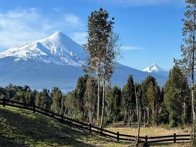 Hermosa Parcelación con Vista a los Volcanes