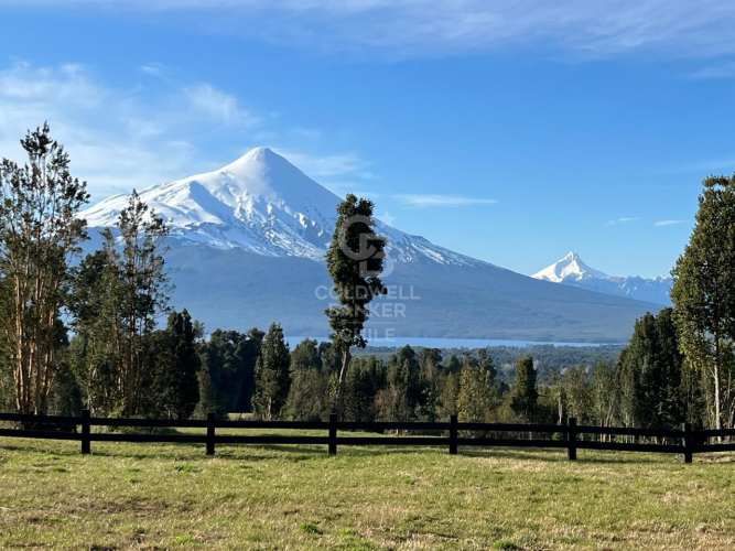 Hermosa Parcelación con Vista a los Volcanes