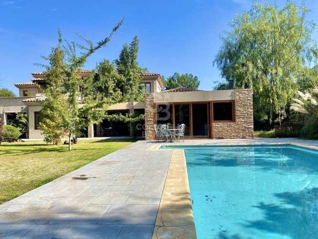 Acepto OFERTAS I Borde de Cancha | Las Brisas Chicureo