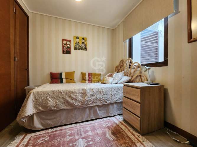 Arquitectura Moderna y Vista Imponente en La Dehesa