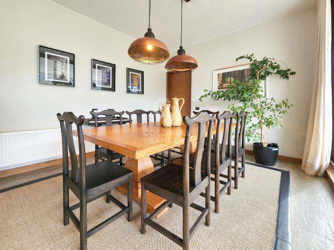 Arquitectura Moderna y Vista Imponente en La Dehesa