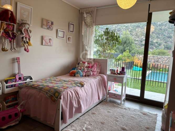 Arquitectura Moderna y Vista Imponente en La Dehesa