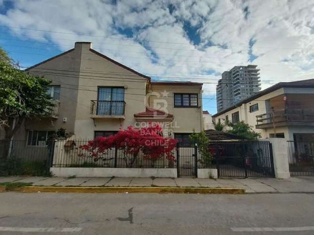 Casa con uso Comercial y Residencial