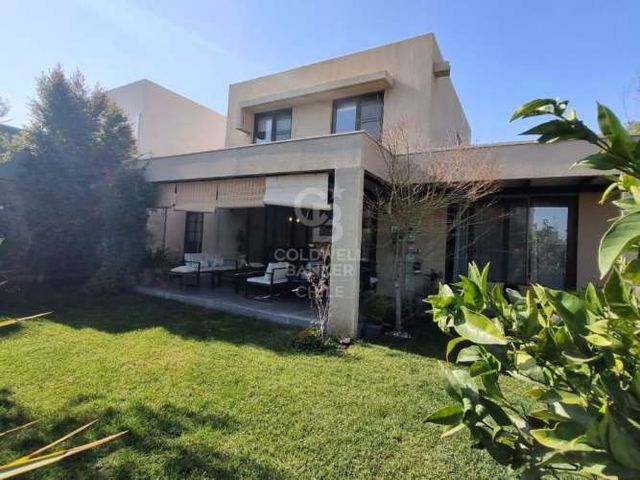 Venta casa en Piedra Roja dos pisos