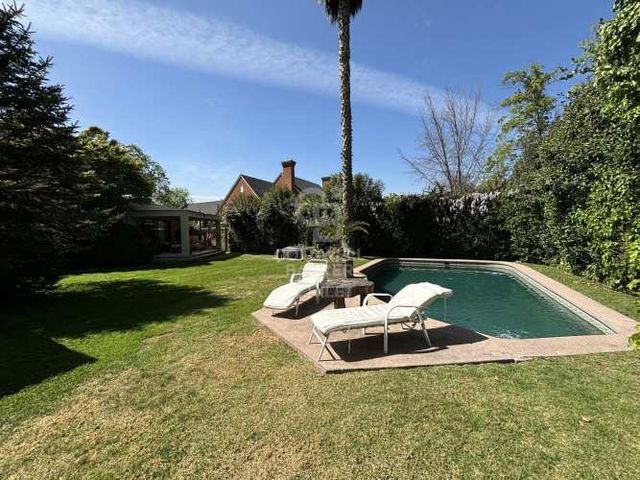 Elegancia y Confort en Las Pataguas, Lo Barnechea