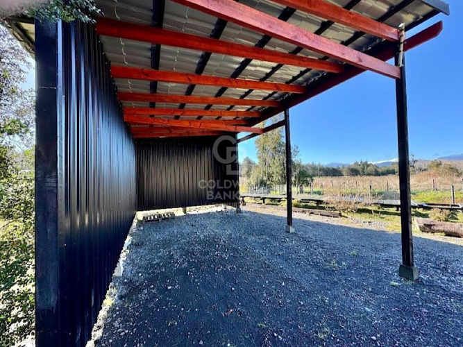 Amplia casa frente a Lago Puyehue.