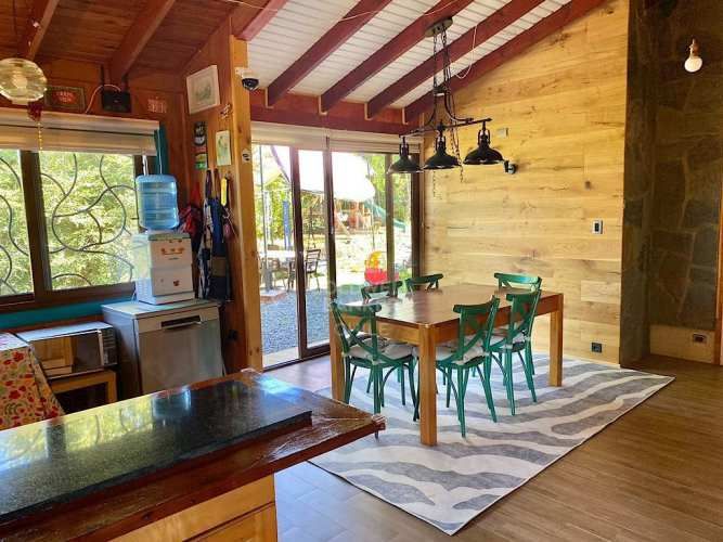 Amplia casa frente a Lago Puyehue.