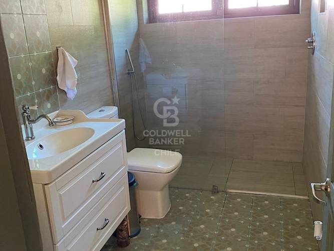 Amplia casa frente a Lago Puyehue.