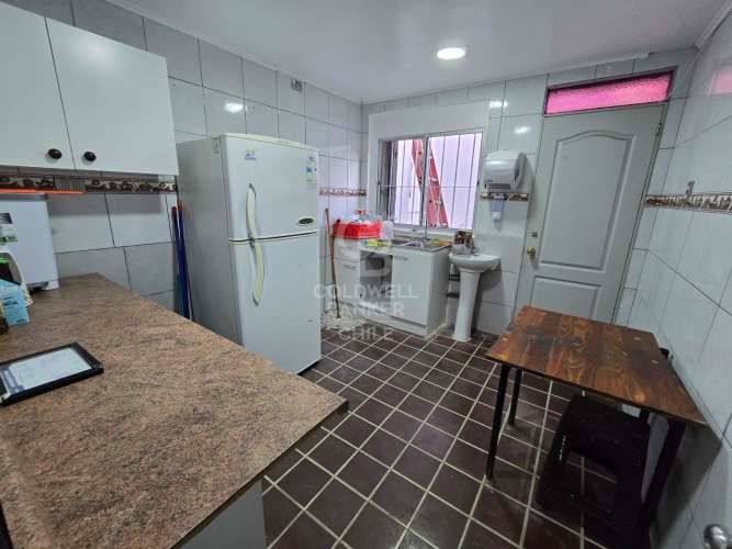 Casa con capacidad para 20-25 personas.