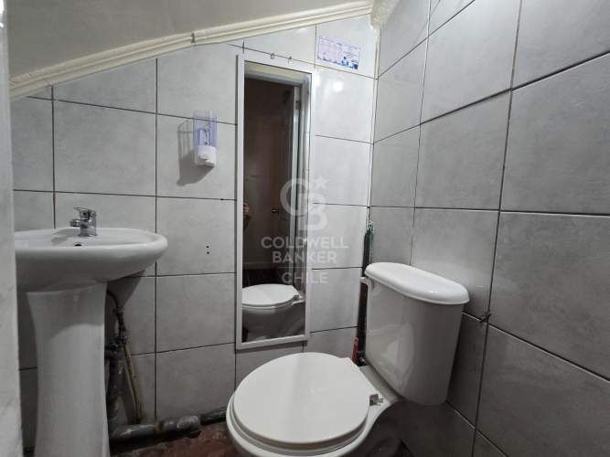 Casa con capacidad para 20-25 personas.