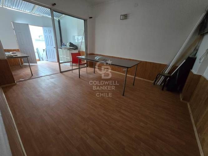 Casa con capacidad para 20-25 personas.