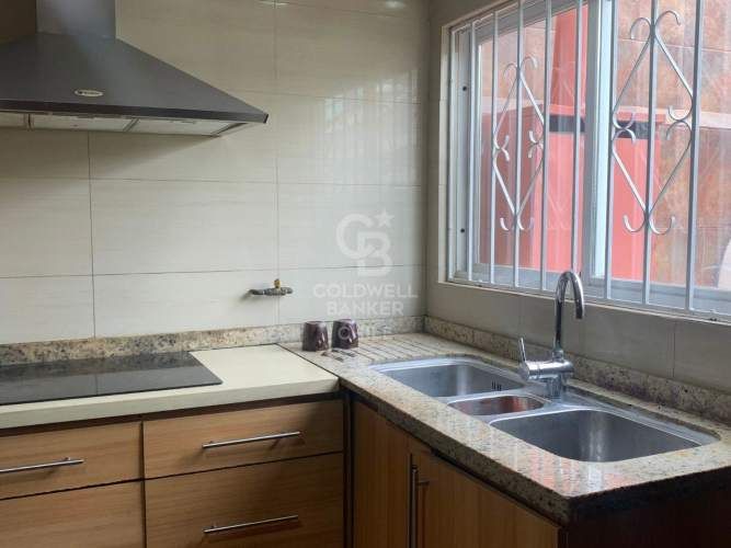 Amplia Casa Esquina Comercial Limache