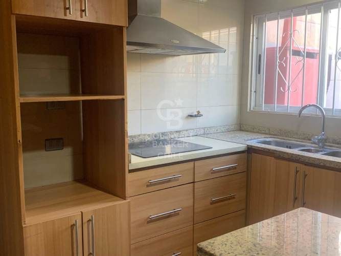 Amplia Casa Esquina Comercial Limache