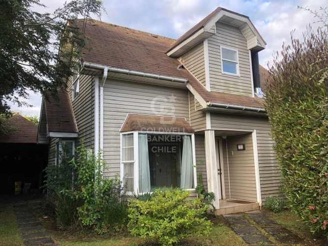 ¡Rebajada! Bella y Luminosa Casa al Lado de Clínica PV