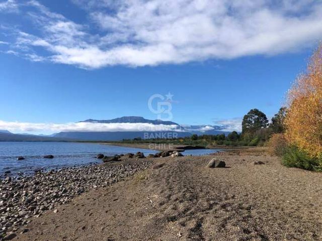 Salida directa al Lago y vista al Volcán