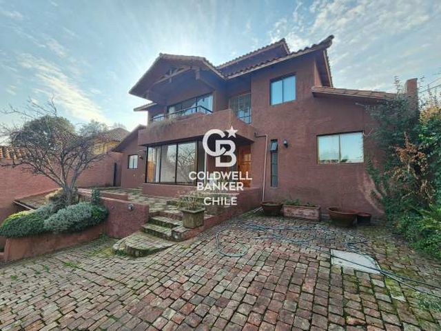 Hermosa Casa Familiar con Vista a la Cordillera