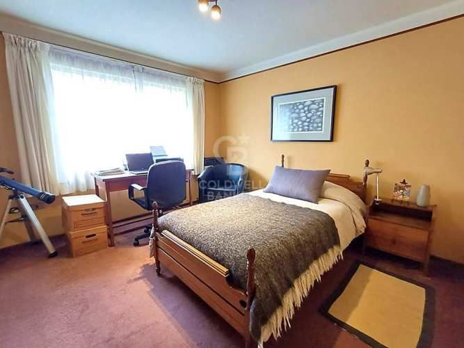 AMPLIA Y CON EXCELENTE UBICACIÓN