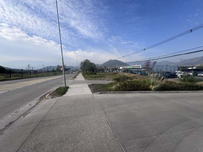 Local Comercial | Chicureo |  Gran Ubicación