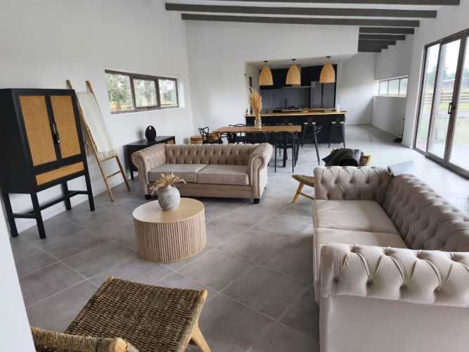 Casa nueva con espectacular diseño moderno.