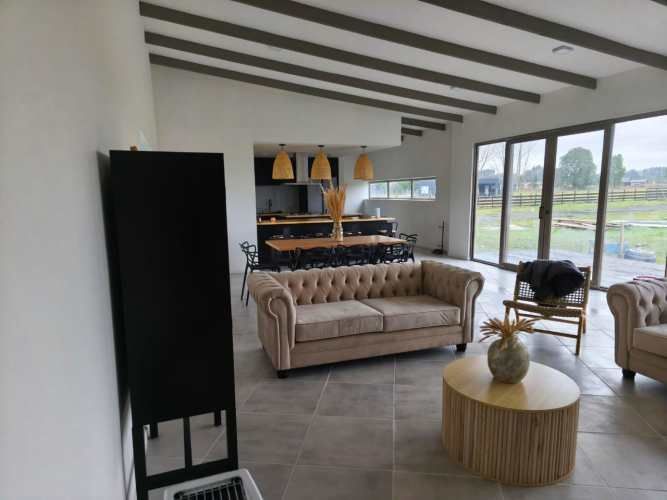 Casa nueva con espectacular diseño moderno.