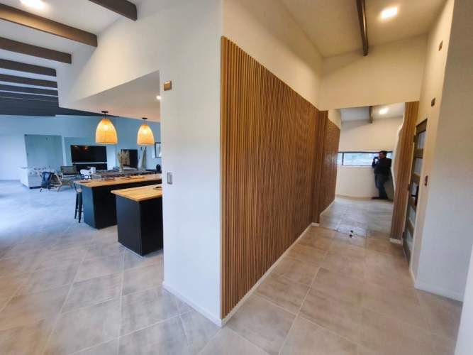 Casa nueva con espectacular diseño moderno.