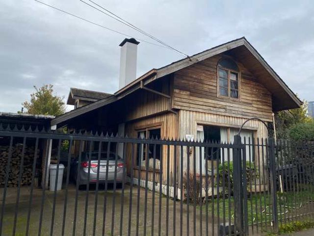 Casa de Madera Nativa en Zona de Alta Plusvalía