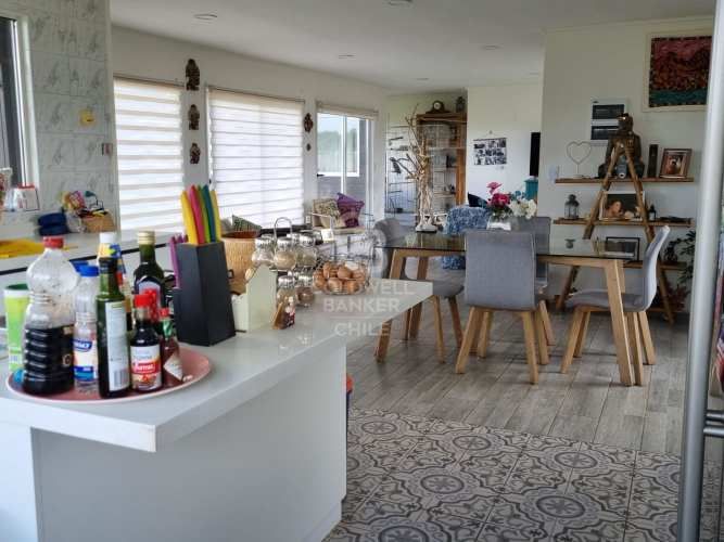 Hermosa Casa en Parcela en Frutillar: Confort y Naturaleza