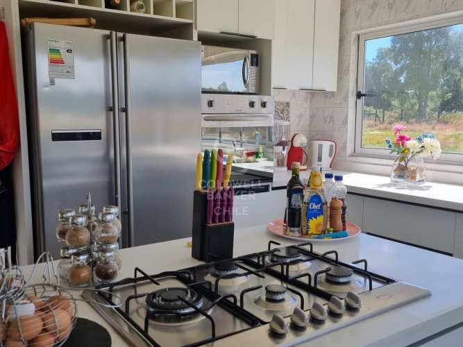 Hermosa Casa en Parcela en Frutillar: Confort y Naturaleza