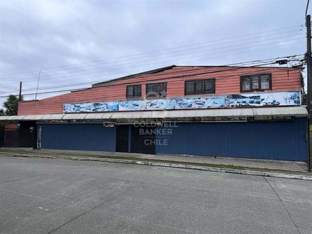 Amplio Local en Zona Estratégica para Remodelar