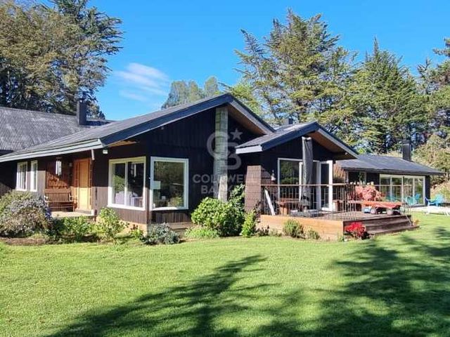 Gran casa en Frutillar con Gimnasio y juegos infantiles