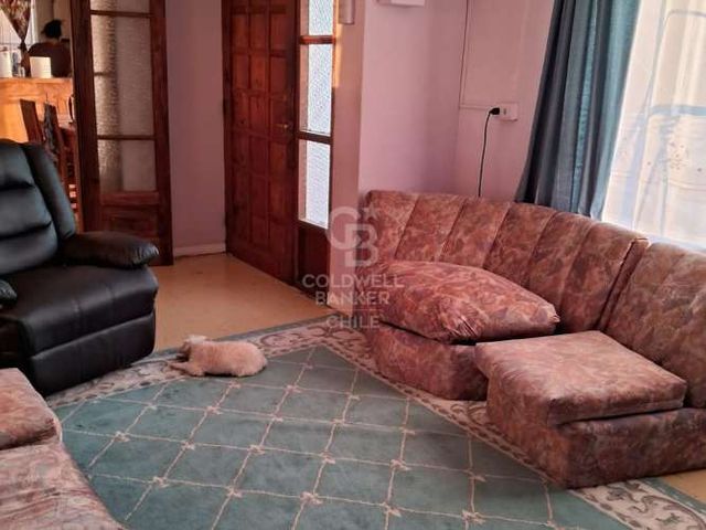 Casa Centro de Quilpué con Amplios Espacios