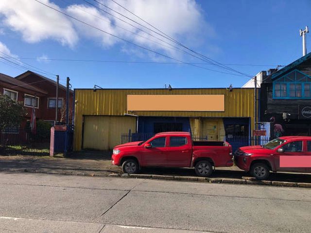 ¡Rebajado! Local Comercial en Sector Industrial