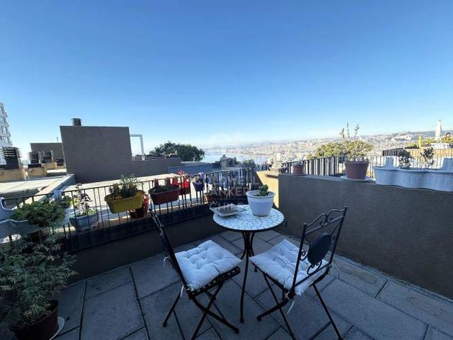 Departamento Tríplex con Terraza en Cerro Alegre