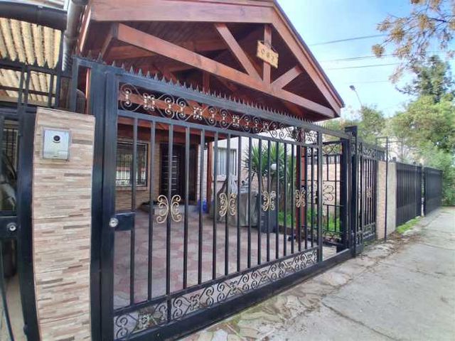 CASA LA MEJOR OPCION DE COMPRA EN ESTACION CENTRAL - ACOGEDORA CASA RECIEN REMODELADA