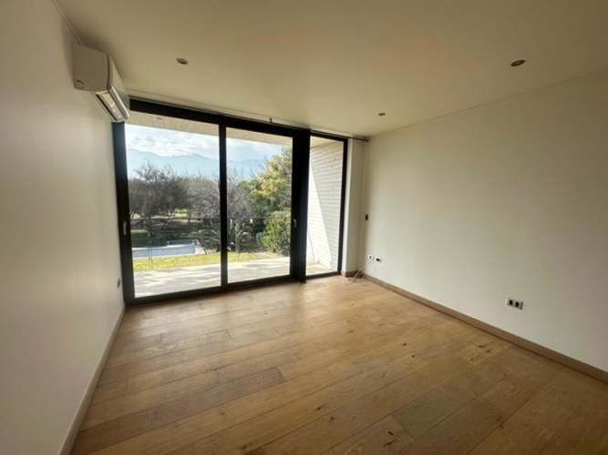 Exclusiva casa frente a cancha de Polo en Chicureo