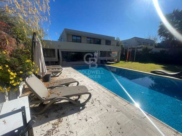 Gran casa Bosques de Piedra Roja, Chicureo