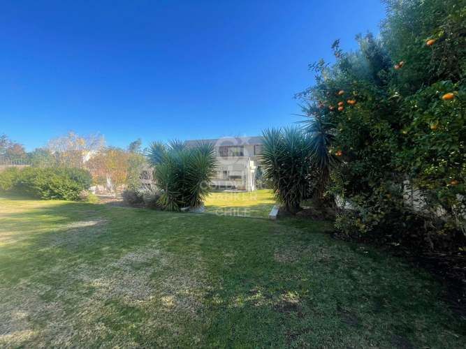 Gran casa Bosques de Piedra Roja, Chicureo